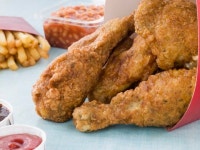 프라이드 치킨 유래 눈길…백인이 버린 닭 조각에서?