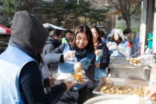 녹십자 신입사원, 여럿이 함께 푸드뱅크 봉사활동 전개