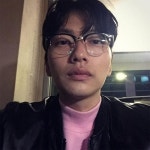 응답하라 1988 이동휘, 안경 바꾸고 찰칵…남다른 패션 감각 눈길