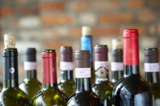 규제 빗장 풀리는 와인택배…소주·맥주까지 이어지나