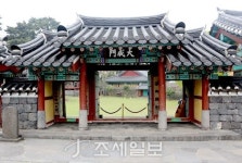‘구석구석 슬로슬로’ 제주도 도보여행 ① 짭쪼름한 섬 바람, 긴 역사·아픈 세월 깨우다