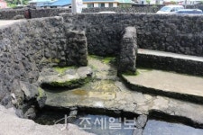 구석구석 슬로슬로 제주도 도보여행 ⑧ 동화 같은 신촌 돌담길 걷다가 조천 마을 이르니 바다가 앞 마당