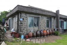 구석구석 슬로슬로 제주도 도보여행 ⑬ 생각이 달아나는 무수천 8경 계곡 트래킹…역사를 생각하는 광령리 지석묘·항몽유적지 산책