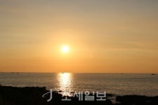 구석구석 슬로슬로 제주도 도보여행 ⑮ 파도·뱃고동 소리 벗삼아 걷는 곽지~한림…해변의 길손, 추억의 발자욱 남기다