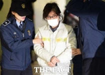  최순실, 이대 학사비리 관련 징역 3년…최경희 전 총장은 징역 2년 선고