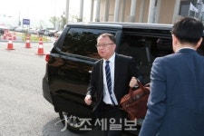 [나성동 Story] 한승희 국세청장, 취임 첫날부터 광폭행보…눈에 띄네