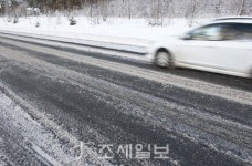  상신브레이크 결빙도로 사고 피하려면 방어운전·차량관리 필수