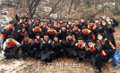  SK건설 신입사원, 서울 부암동 저소득층에 연탄 1200장 배달