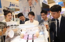  JW메디칼,  병원의료산업박람회에서 최신 의료기기 소개