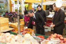 [대구국세청] 설 맞아 월배시장 방문…전통시장 활성화 동참