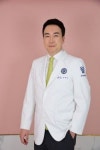 유진 성형외과 비대칭 가슴, 고민보다 개선해야…