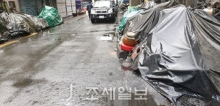  고철·쇳덩이 도로 점령 위험천만…부산진구청 단속 뒷짐 빈축
