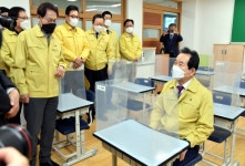 정총리, 새학기 개학 준비 점검 서울영신초 방문