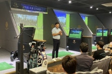 골프 아카데미 더스윙 블랙, 위례점서 고덕호 프로 공개레슨