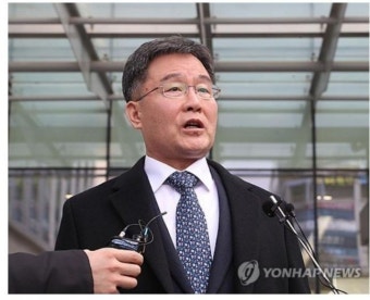 '성남도개공 설립 청탁' 혐의, 김만배 징역 2년6개월…법정구속은 면해