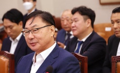 청문회 출석 이화영 檢, 끊임없이 회유·압박…갈비탕·연어 제공