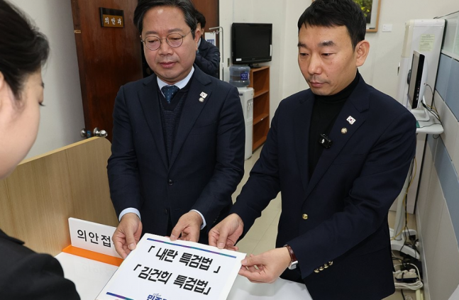 국회, 내란‧김건희 여사 특검법 등 8개 법안 재표결 논의 중