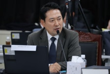 與장동혁 ‘사전투표 폐지’ 법안 발의...“본투표 3일간”