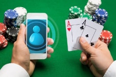 손안의  카지노 불법 온라인 도박 경고등 ...10대 상담 4년 새 20배↑