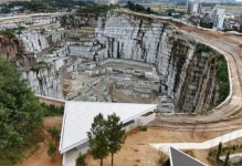 채석장 위 카페라니?...익산 황등 ‘콜로세움 뷰’에 MZ세대 몰린다