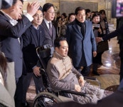 장동혁, 단식 나흘만에 퇴원…