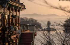 '같은 장소, 두 얼굴'…물때가 빚어낸 안면암 최고의 볼거리