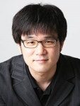 “소설쓰기는 나와의 싸움이죠”