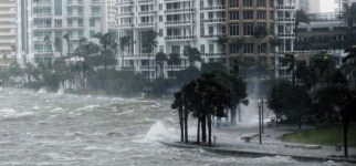 美 플로리다 초강력 허리케인 어마 상륙...700만명 대피 행렬