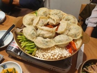 서울 북촌 단박에 휘어잡은 깡통만두