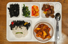 [뷰파인더 너머] (143) 혼밥 일기