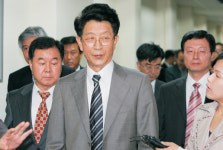 불교계 돈, 신씨에게 갔나