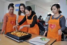 리홈쿠첸, 부산 다문화가정 이주여성과 ‘사랑의 밥상’ 실시