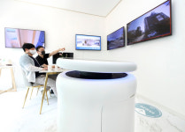 KT, 닥터부동산홍보관에 AI 방역로봇 시범 도입