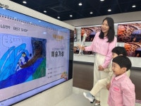 가전 매장에서 열리는 어린이 미술 전시회…LG베스트샵 키즈 아트센터