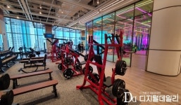 [르포] ‘정용진 현장 경영’ 스타필드 수원, 2세대 첫 주자인 이유 있었네…역대급 터졌다