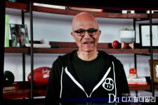 사티야 나델라 MS CEO “코파일럿+PC 시작일뿐…퀄컴 AI PC 혁신 기대” [SDS 2024]