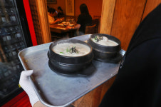 서민 음식도 고공행진…서울 냉면·삼계탕 가격 7월에도 상승세