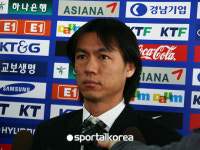 홍명보 코치, "오범석, 김치우 활약에 만족"