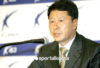 정해성 감독, “패기있고 재미있는 축구 하겠다”