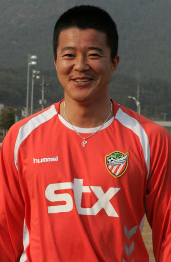 前 국가대표 수비수 박재홍 경남행... K리그 복귀