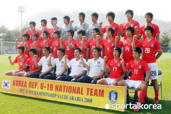 한국 U-19대표팀, 이라크 꺾고 8강 진출..일본과 격돌