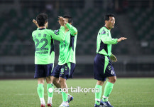 [고양-전북] 김형범의 선제골 이후 기쁨을 나누는 선수들