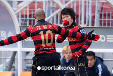 [K-리그 1R 리뷰] 포항, 난타전 끝에 수원 3-2 제압