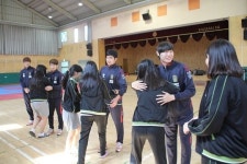 충주, 한림디자인고서 즐거운 축구교실 진행