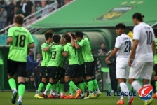 [ACL 16강] 막판 PK 허용 전북, 베이징과 1-1 무승부...2차전 부담안아