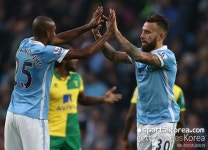 [EPL 11R] 투레 극적 PK골 맨시티, 노리치에 2-1 승... 1위 수성