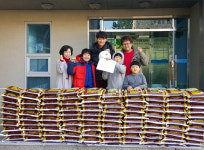 가슴 따뜻한 양동현, 지역 단체에 쌀 200포대 나눔