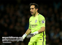 맨시티에 오래 남겠다는 브라보...에데르송 영향 없다
