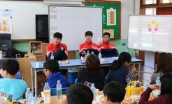 강원FC 일일 체육교실, 영월초 분교에 추억 선물