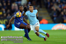 [EPL 12R] ‘제주스 8호골’ 맨시티, 레스터에 2-0 승… 12경기 무패 선두 질주